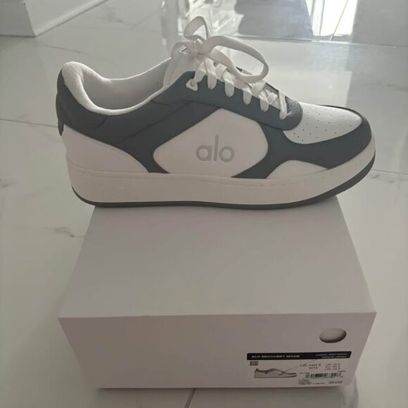 Alo Recovery Mode Sneaker - Picture 1 of 2